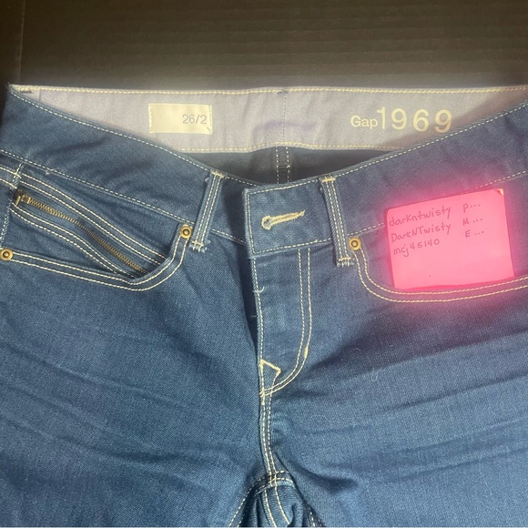 NWOT Gap Denim cut off Jean shorts 26/2 regular never worn Buy cheap off season! - Picture 2 of 11